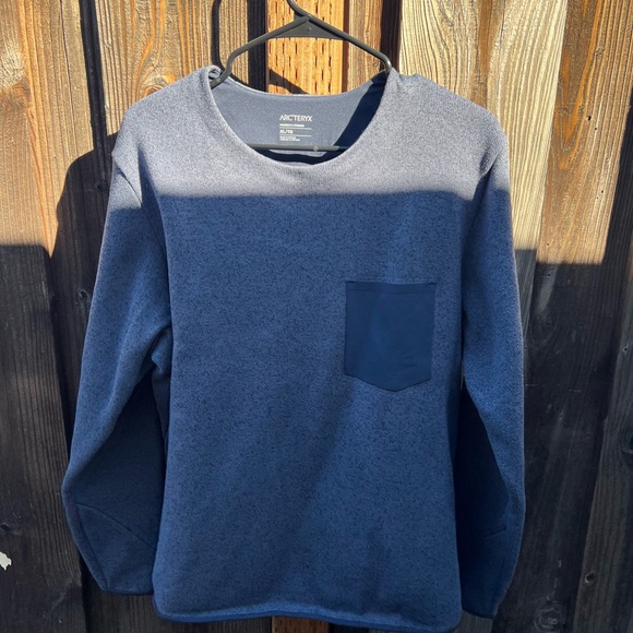 Women’s arc’teryx sweater - Picture 3 of 11